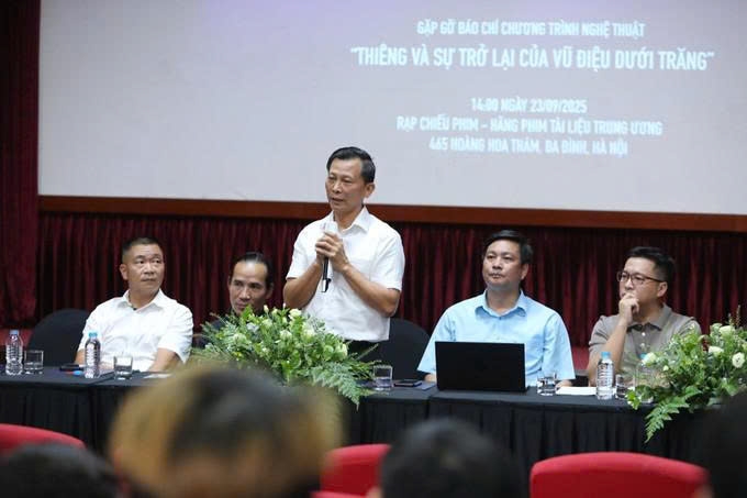 Ông Hà Văn Thắng, tác giả kịch bản chia sẻ về chương trình. Ảnh: BTC cung cấp
