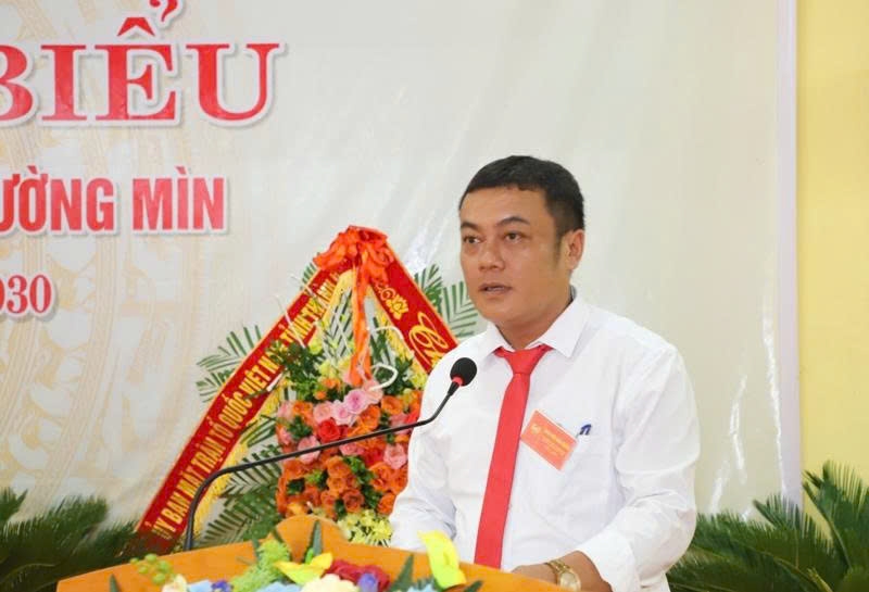 Chủ tịch Ủy ban MTTQ xã Mường Mìn Phạm Bá Lập phát biểu nhận nhiệm vụ.(ảnh Q. Trâm)
