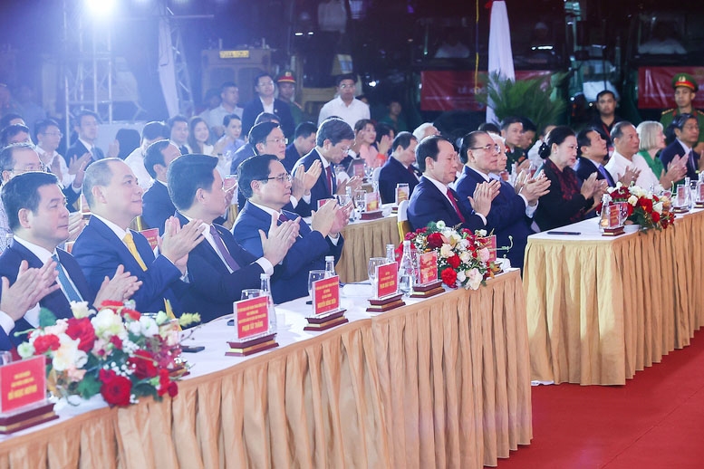 Thủ tướng Phạm Minh Chính và các đại biểu dự lễ khởi công - Ảnh: VGP/Nhật Bắc