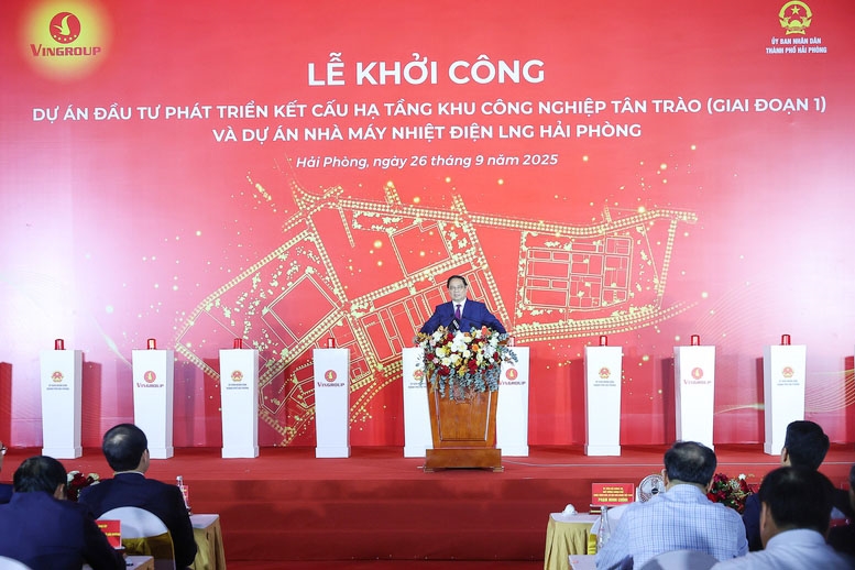 Thủ tướng hoan nghênh Hải Phòng đã khẩn trương, tích cực thực hiện chủ trương, đường lối của Đảng, kêu gọi đầu tư, huy động nguồn lực vào các lĩnh vực trọng tâm - Ảnh: VGP/Nhật Bắc