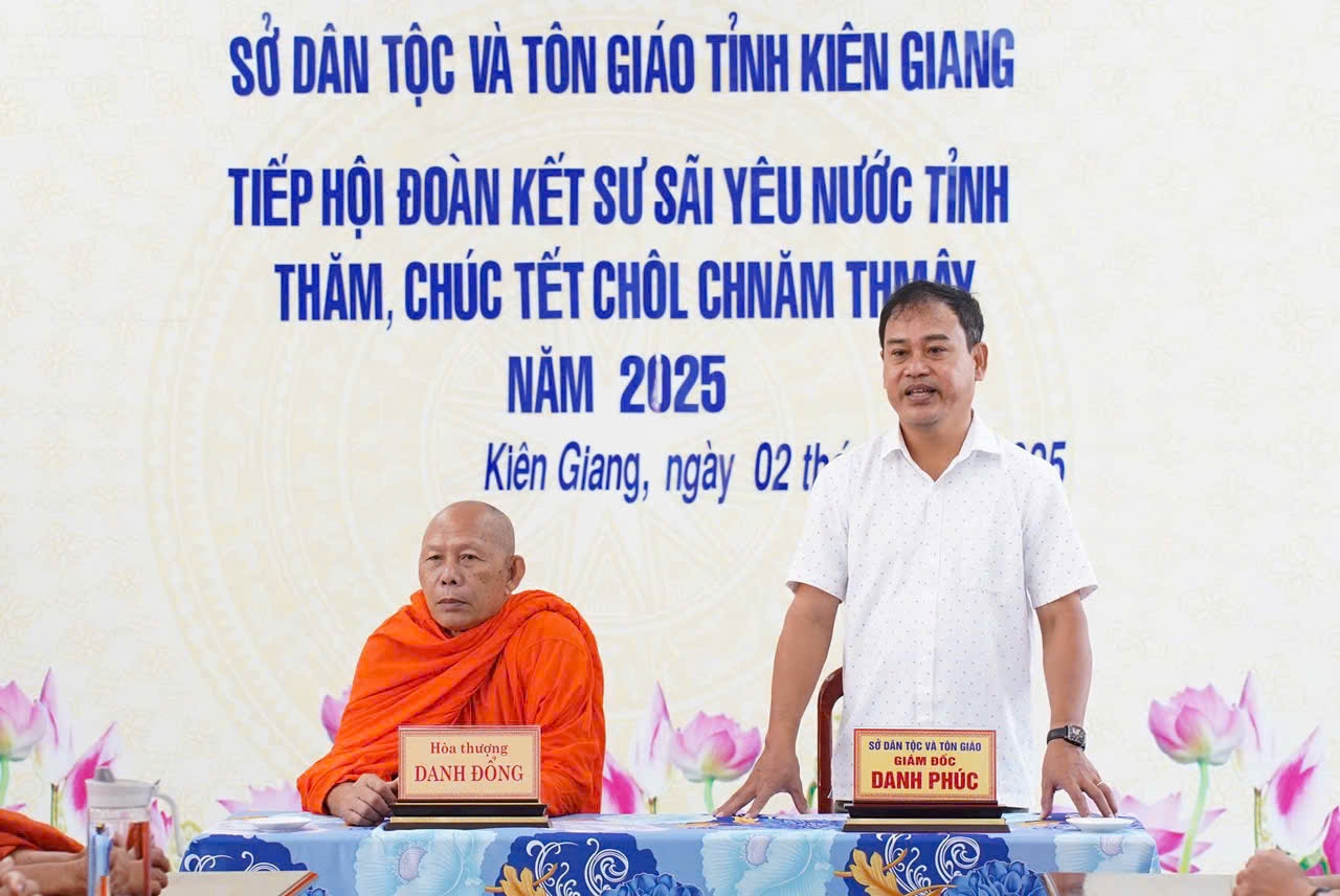 Với trò đứng đầu Giáo hội và HỘI ĐKSSYN tỉnh, Hoà thượng Danh Đổng luôn chủ động phối hợp với chính quyển trao đổi công tác phật sự và thế sự 