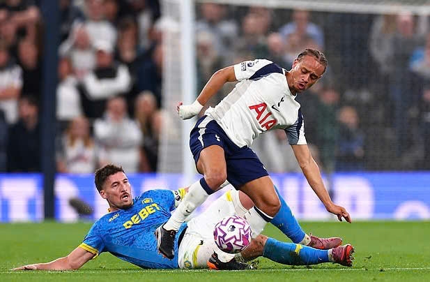 Trận đấu giữa Tottenham vs Wolves diễn ra kịch tính đến phút cuối cùng (Ảnh IT)