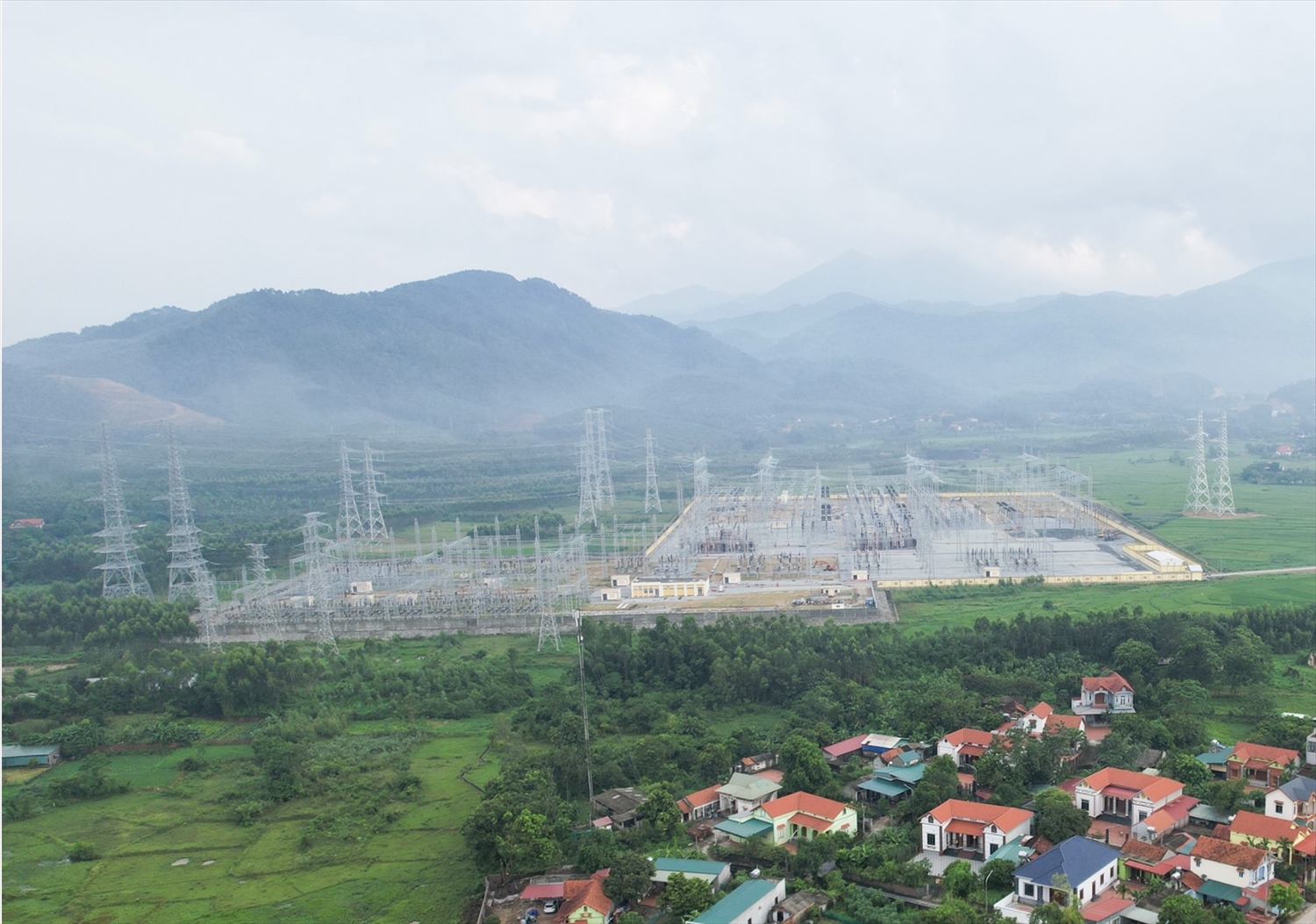 Điểm cuối trạm 500kV Lào Cai - Vĩnh Yên tại xã Bình Tuyền, tỉnh Phú Thọ