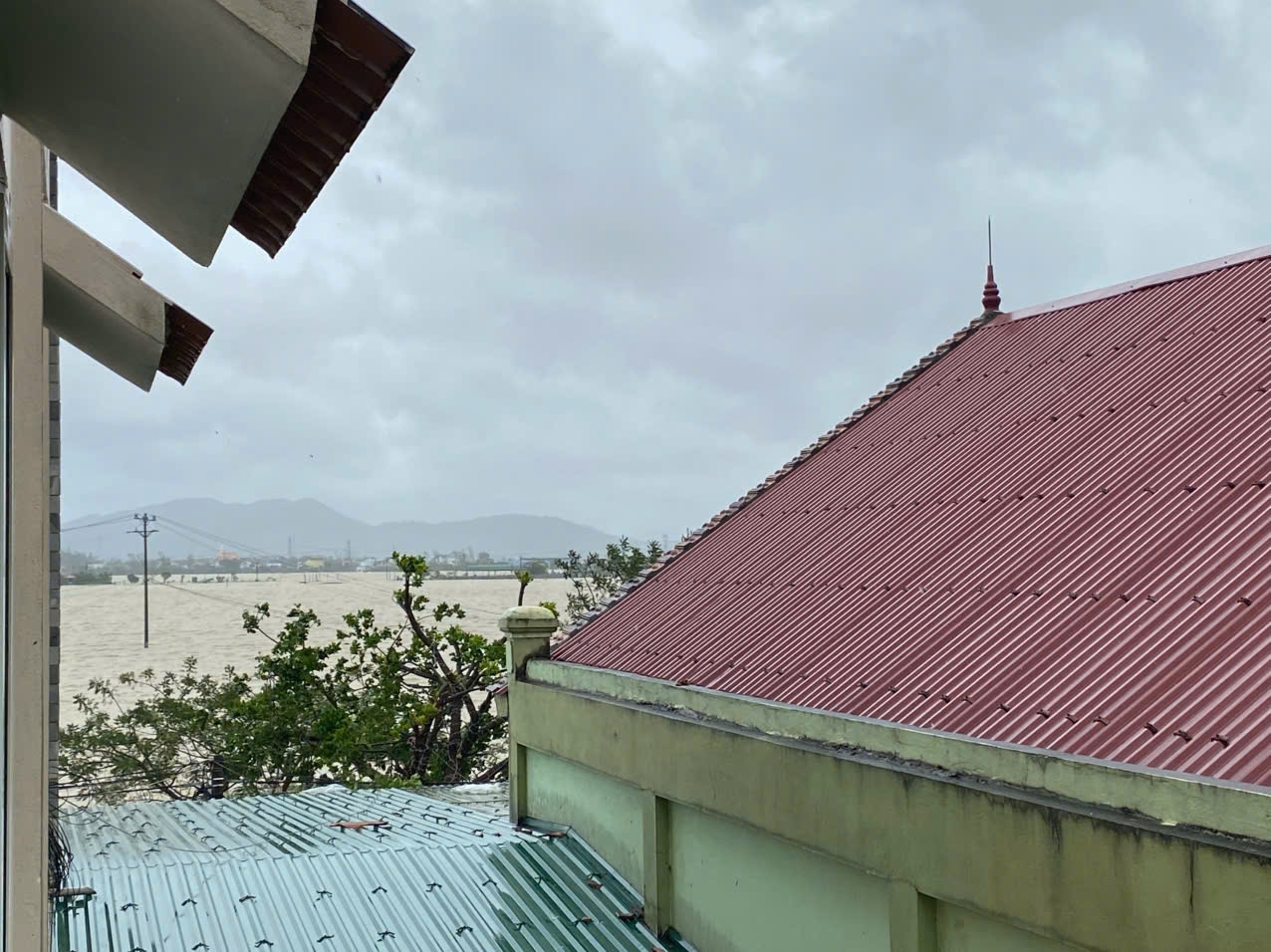 Ngập lũ xã vân Tụ - Ảnh: CSCC