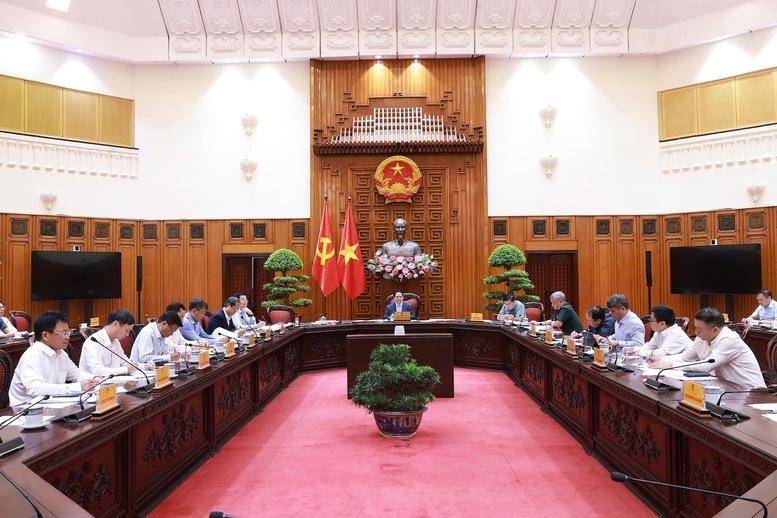 Thủ tướng Phạm Minh Chính chủ trì cuộc họp của Thường trực Chính phủ nghe báo cáo kết quả Phiên họp thứ nhất của Ủy ban liên hợp Hợp tác đường sắt Việt - Trung - Ảnh: VGP/Nhật Bắc