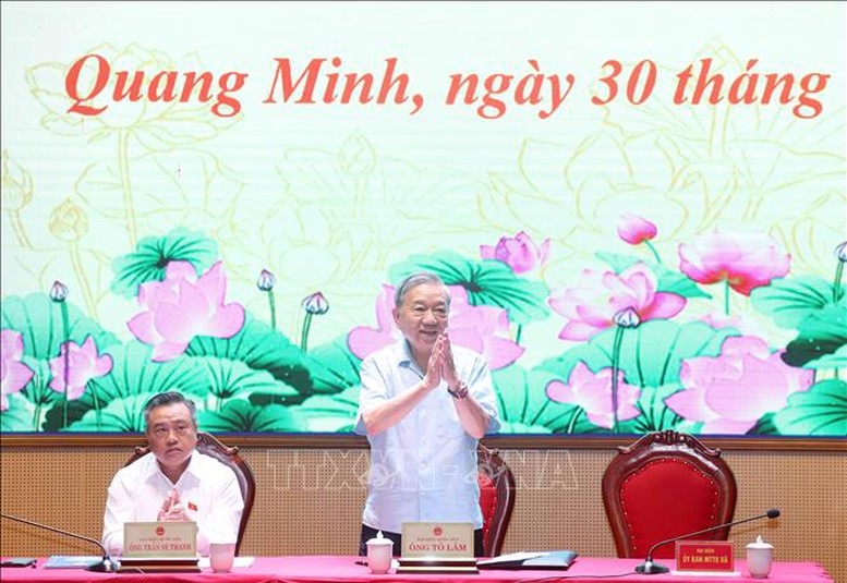 Tổng Bí thư Tô Lâm tiếp xúc cử tri 9 xã (Sóc Sơn, Đa Phúc, Nội Bài, Trung Giã, Kim Anh, Mê Linh, Yên Lãng, Tiến Thắng, Quang Minh) trước Kỳ họp thứ 10, Quốc hội khóa XV - Ảnh: TTXVN