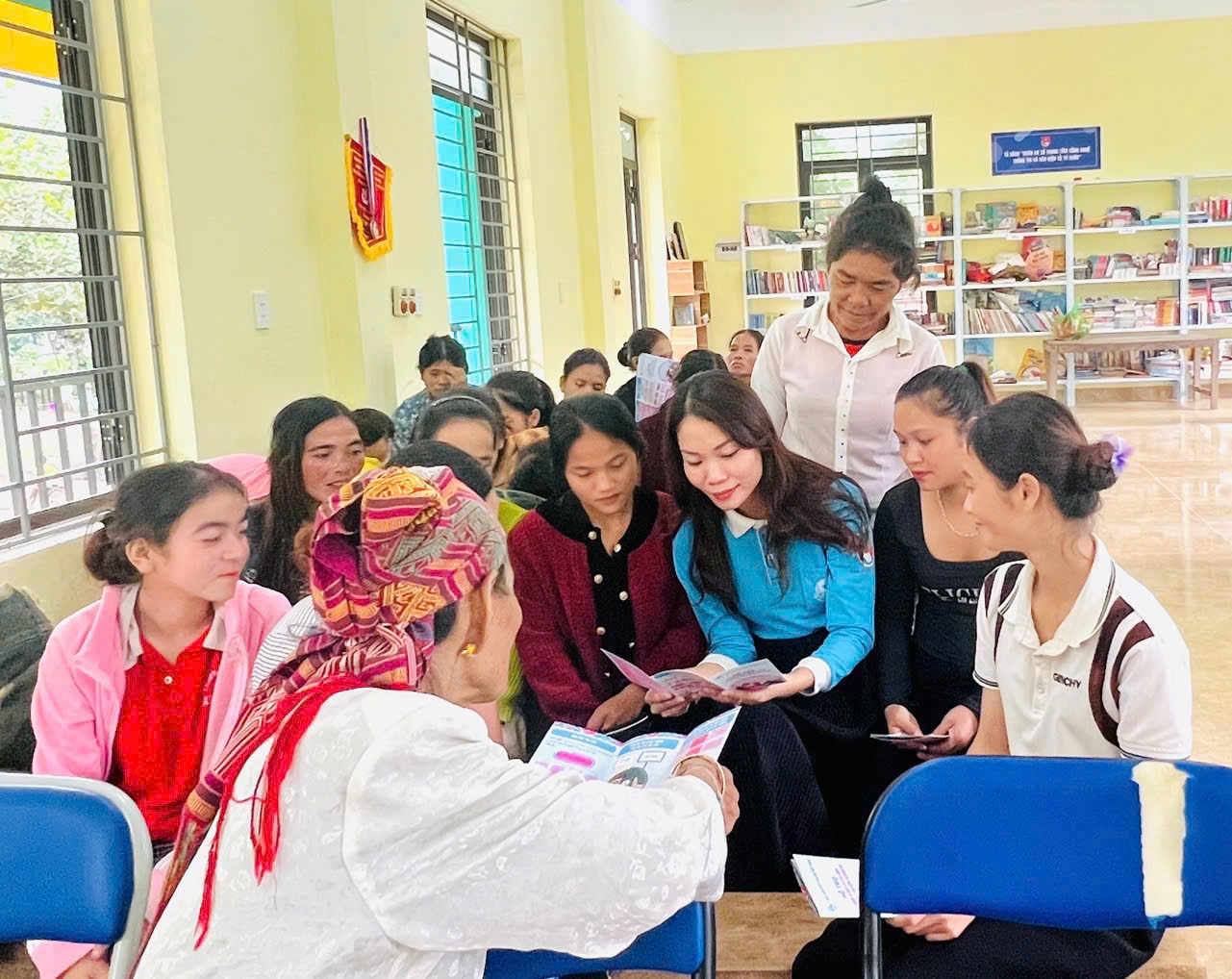 Mô hình Tổ truyền thông cộng đồng đã trở thành “cầu nối” đưa chính sách đến gần hơn với người dân, đồng thời trao cho cộng đồng chính họ cơ hội để thay đổi