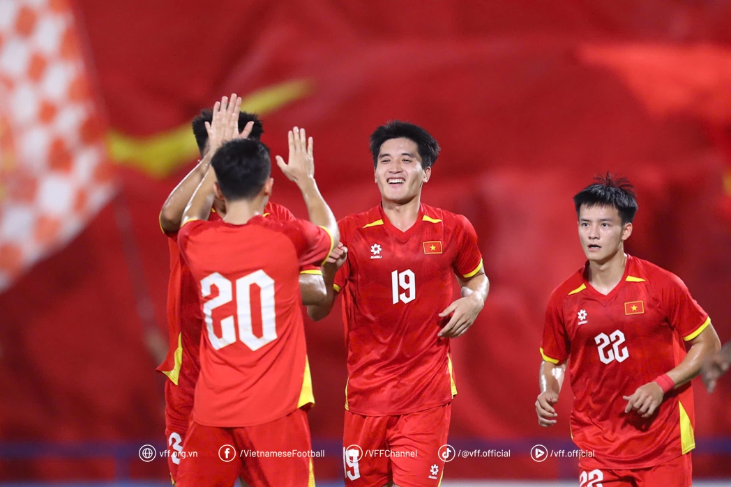 Các cầu thủ U23 Việt Nam ăn mừng bàn thắng (Ảnh IT)