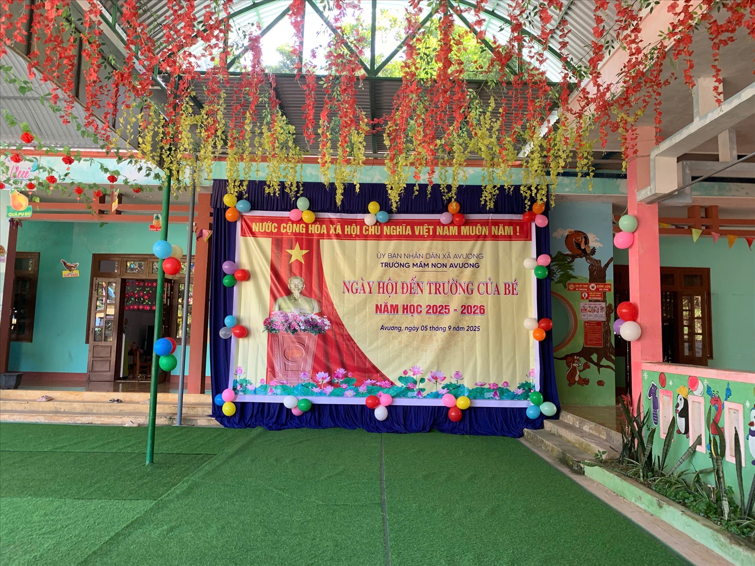 Trường Mầm non A Vương (xã A Vương) chuẩn bị cho lễ khai giảng. (Ảnh Trường Quân).
