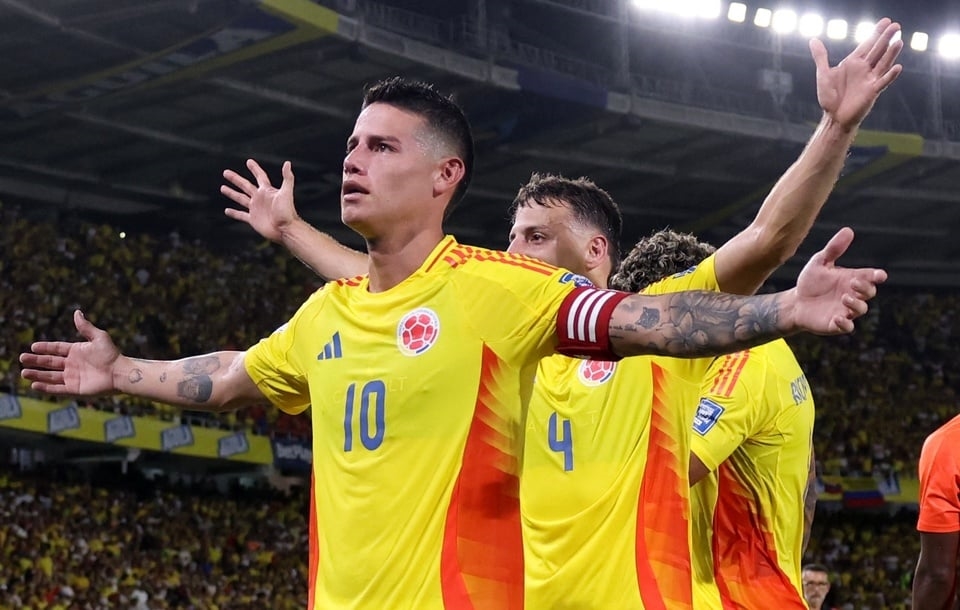 Các cầu thủ Colombia ăn mừng bàn thắng (Ảnh IT)