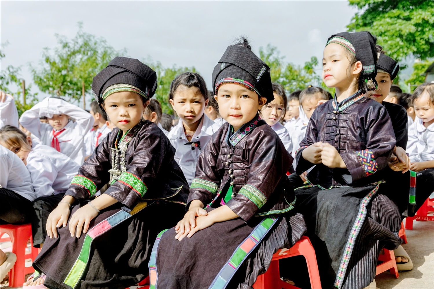 Rực rỡ sắc màu trong ngày tựu trường 10