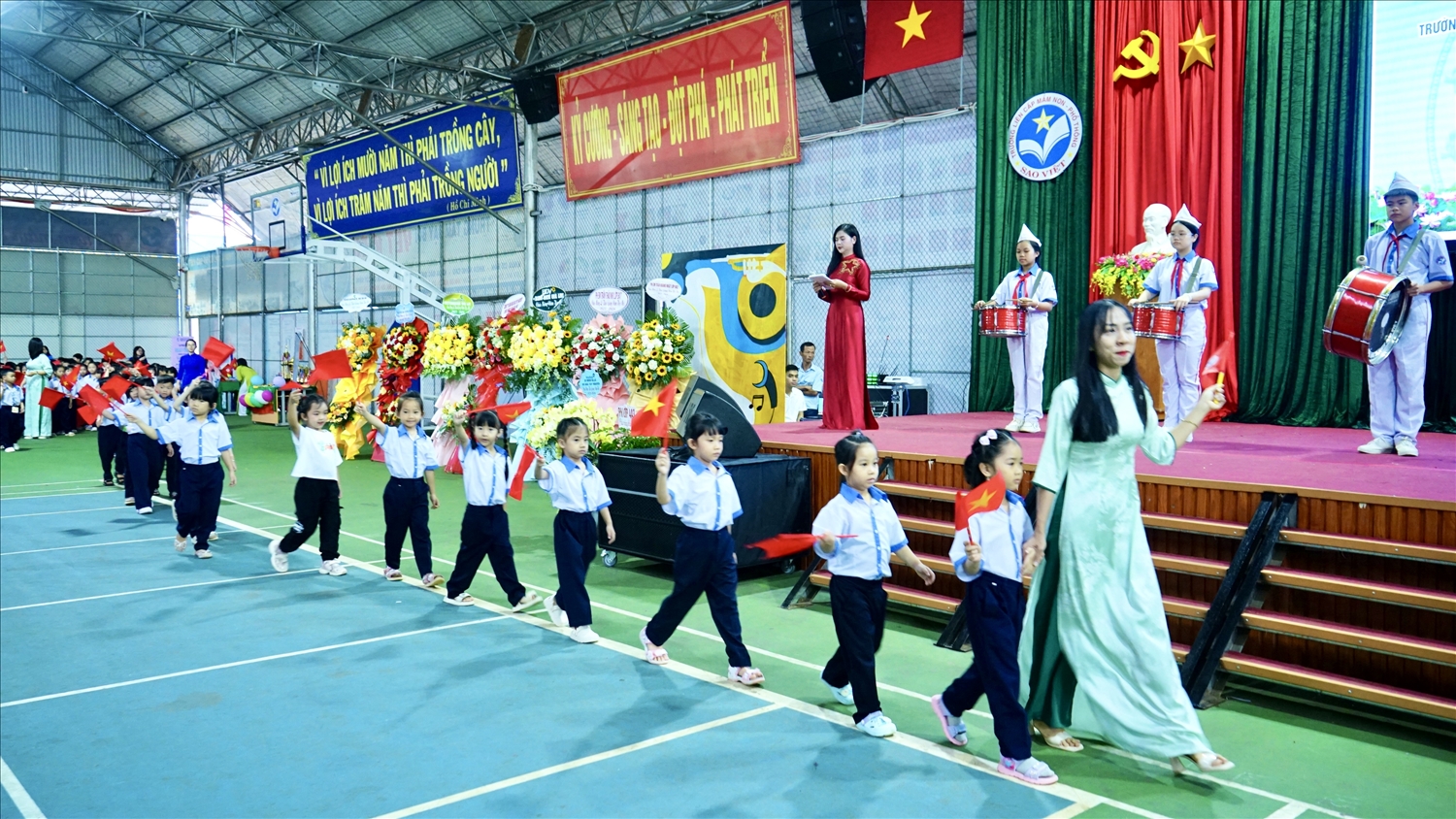Trường Tiểu học, THCS và THPT Sao Việt phấn đấu vì mục tiêu giúp học sinh "nên người, tiến bộ và thành đạt"