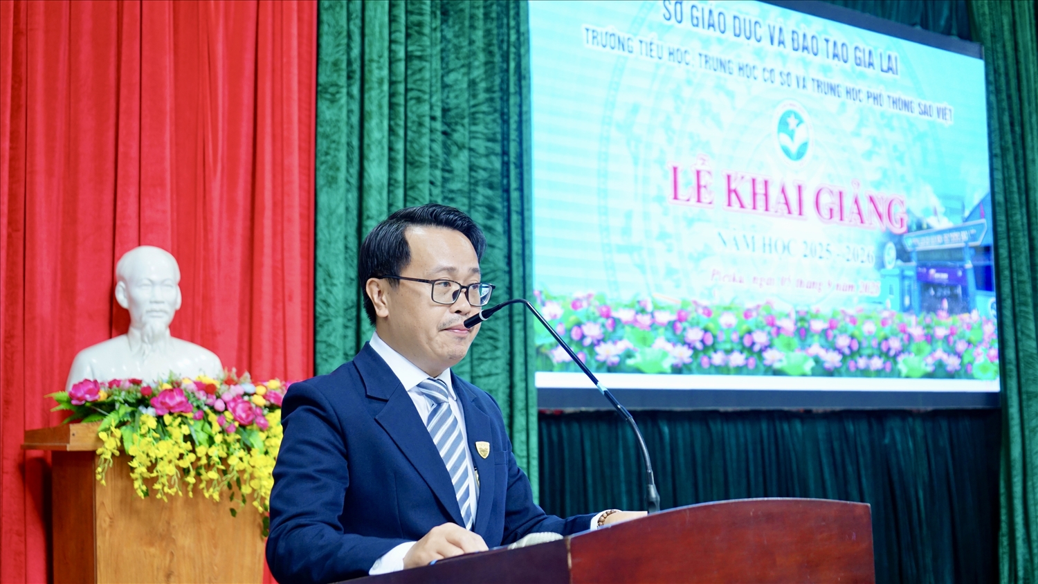(Tin Chuyên đề) Trường TH, THCS & THPT Sao Việt đón lễ khai giảng đặc biệt 9