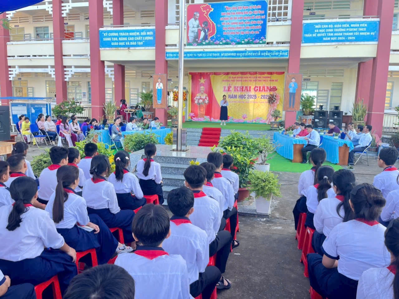 Lễ Khai giảng tại Trường Phổ thông DTNT - THCS Trần Đề (TP. Cần Thơ)