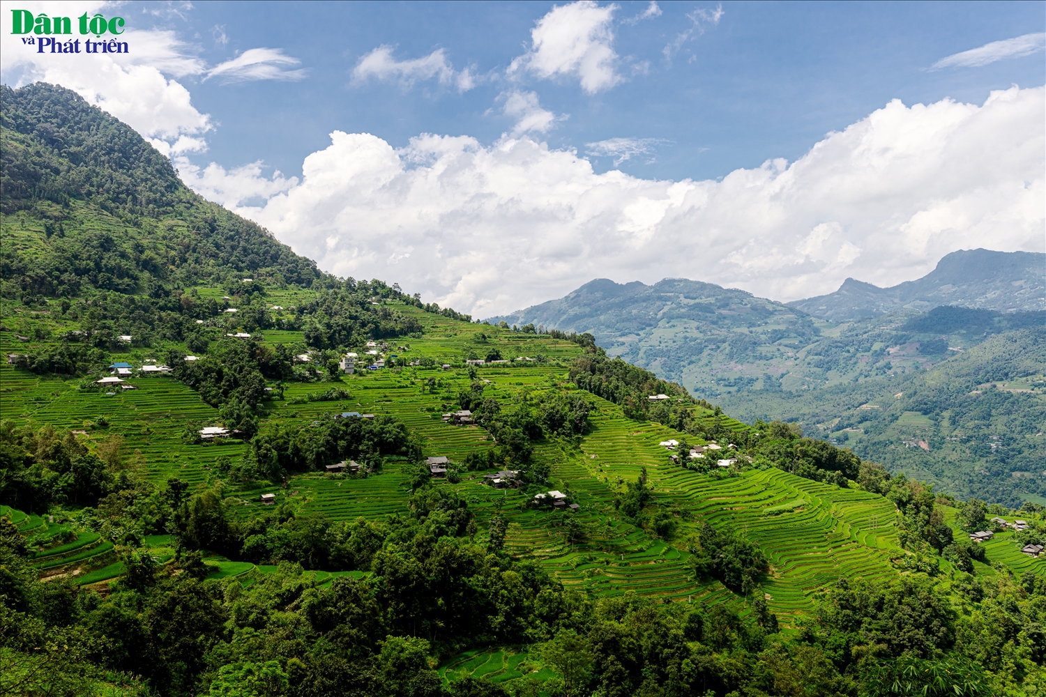 Xã Pờ Ly Ngài, trước đây thuộc huyện Hoàng Su Phì tỉnh Hà Giang, nay thuộc tỉnh Tuyên Quang, là nơi cư trú lâu đời của đồng bào dân tộc Nùng, chiếm gần 90% dân số.
