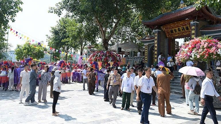 Lễ hội đền Bảo Hà thu hút đông đảo người dân và du khách. Ảnh: ITN