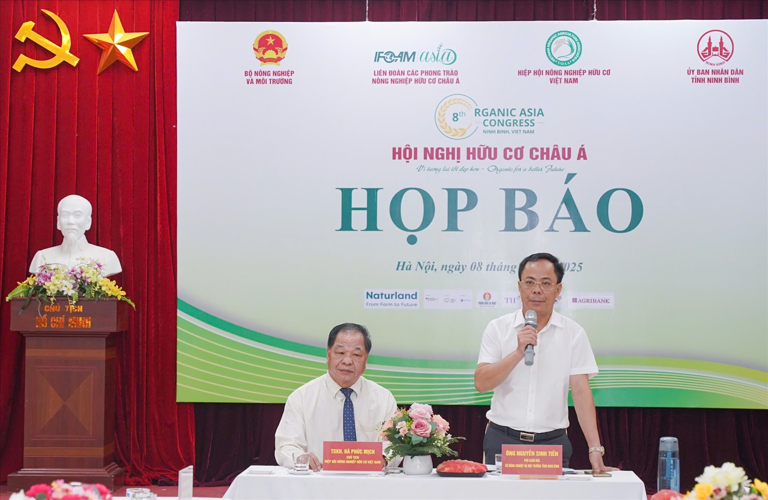 Đại diện tỉnh Ninh Bình phát biểu tại buổi họp báo- Ảnh: Phạm Thông