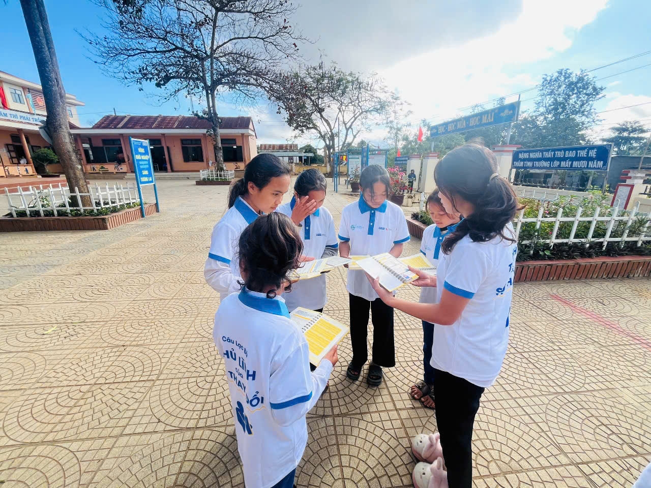 Nhiều chủ đề sinh hoạt phong phú dành cho thành viên CLB “Thủ lĩnh của sự thay đổi” tại Trường THCS A Dơi (Ảnh P.Thiện)