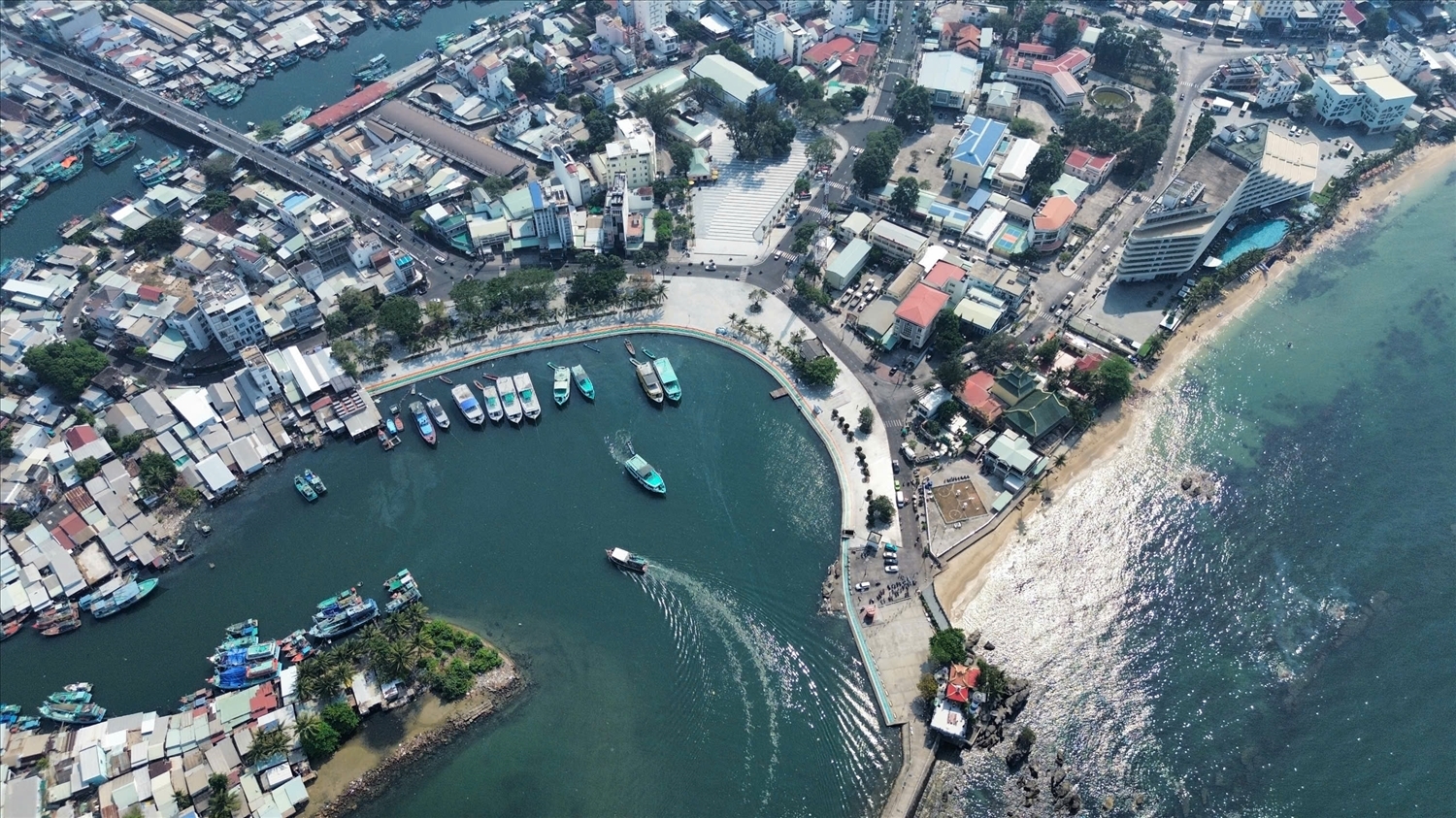 Phú Quốc đặt mục tiêu năm 2026 đón từ 8,5 triệu lượt khách. (Trong ảnh: Một góc Phú Quốc nhìn từ trên cao)