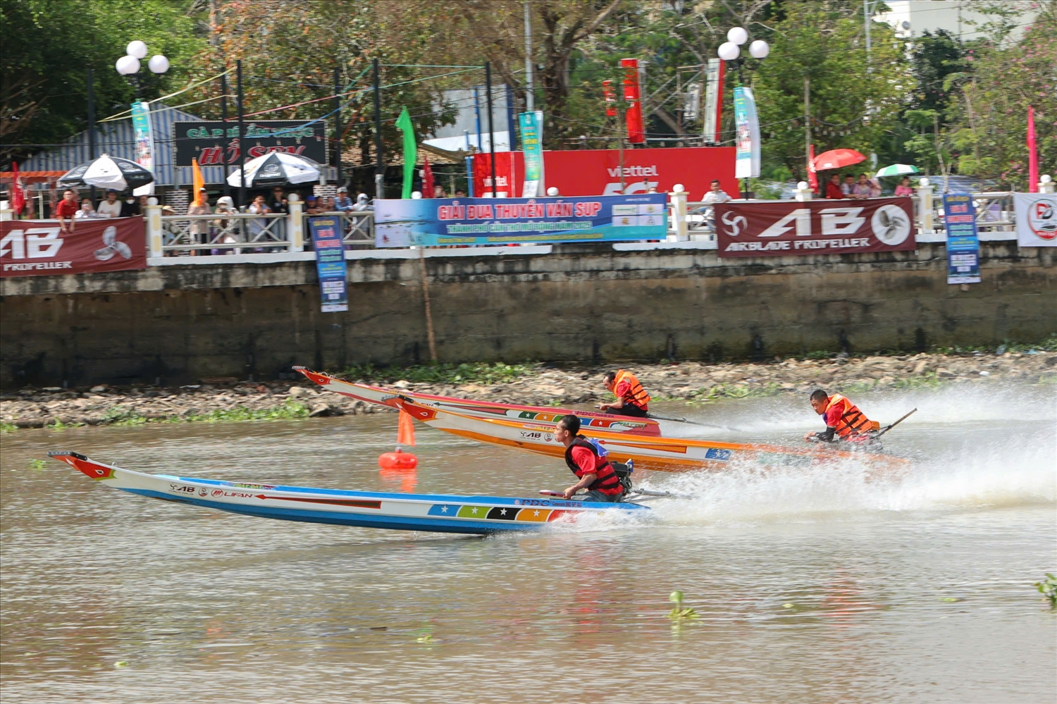 142 vận động viên của các câu lạc bộ đến từ các tỉnh Cà Mau, Đồng Tháp, Tây Ninh và một số xã, phường của thành phố Cần Thơ tham dự.