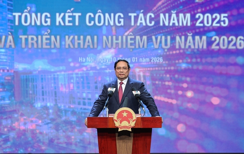 Thủ tướng đánh giá, chất lượng của đài truyền hình quốc gia được đo bằng lượng khán giả xem và hưởng thụ các chương trình, đó cũng là phần thưởng cao quý mà nhân dân trao tặng - Ảnh: VGP/Nhật Bắc