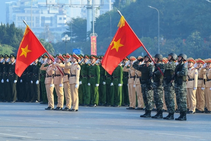 Các lực lượng duyệt đội ngũ tại buổi Lễ xuất quân (Ảnh: Dương Triều)