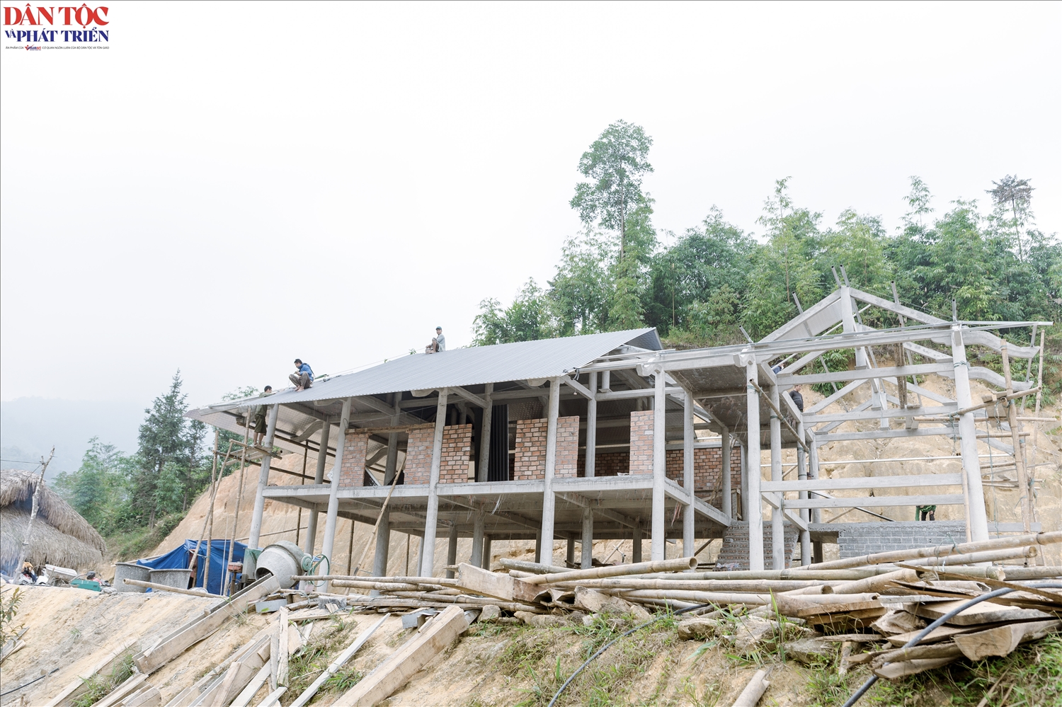 Giai đoạn 2020 – 2025, xã Việt Lâm đã hỗ trợ 426 hộ xây dựng nhà ở mới, 291 hộ sửa chữa nhà ở; 21 hộ di dời nhà cửa tới nơi an toàn