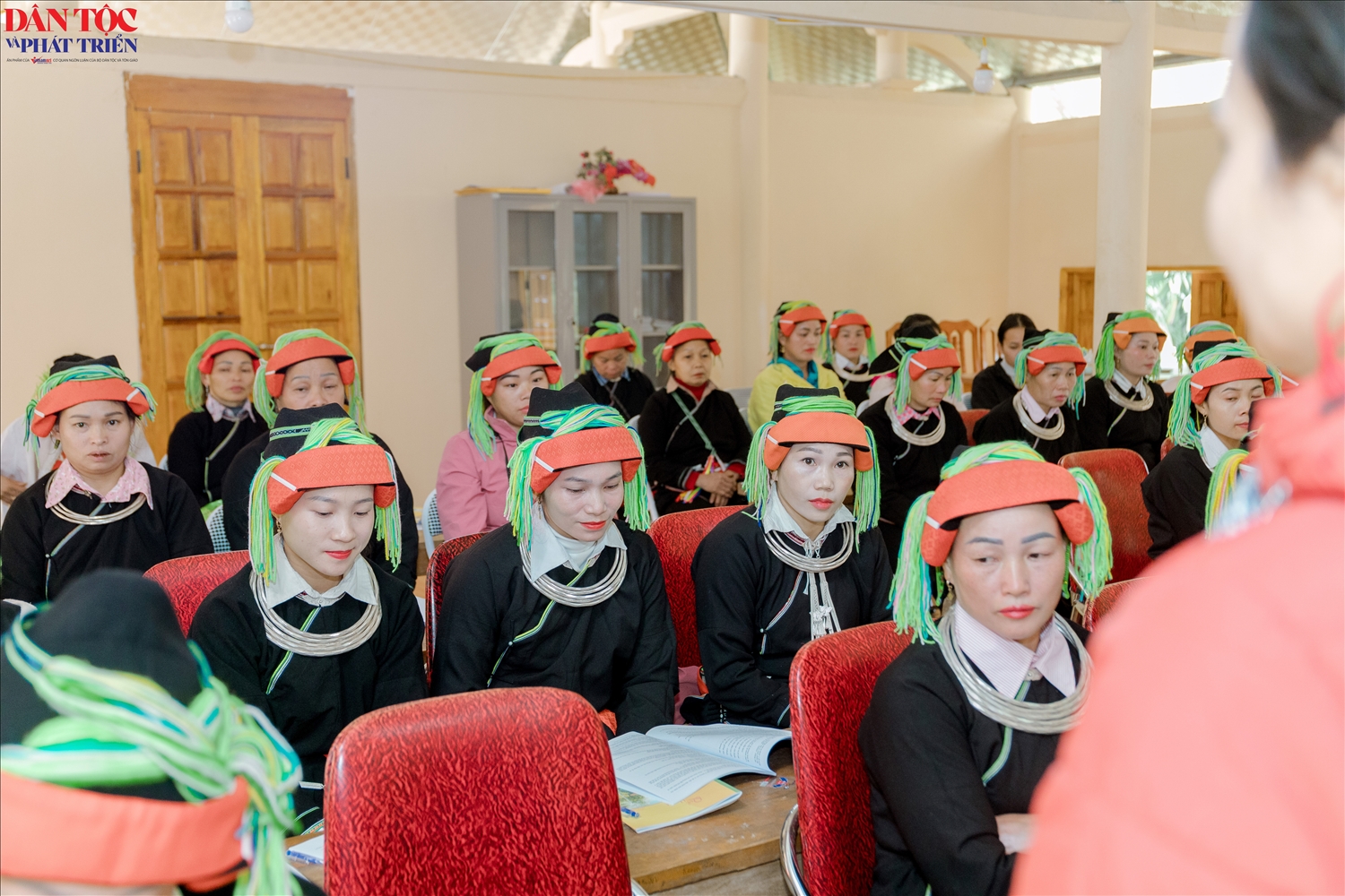 Tham gia lớp học, 31 học viên được trang bị kiến thức bài bản về nhân giống, chăm sóc, phòng trừ sâu bệnh cho cây chè