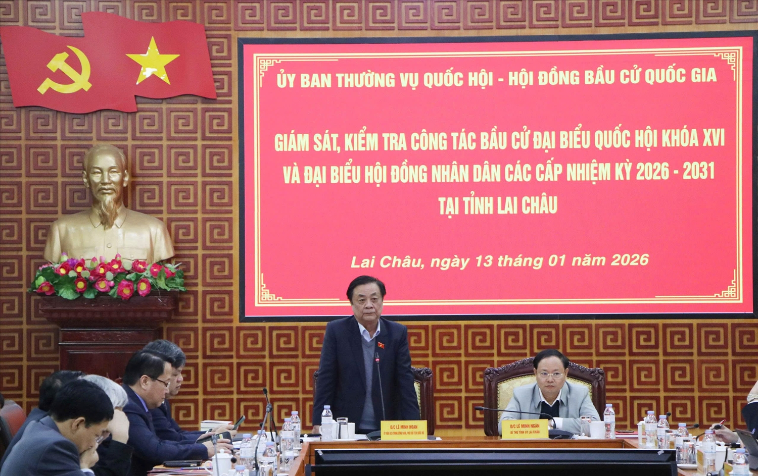 Phó Chủ tịch Quốc hội Lê Minh Hoan đánh giá cao công tác chuẩn bị bầu cử của tỉnh Lai Châu (ảnh Trọng Bảo)