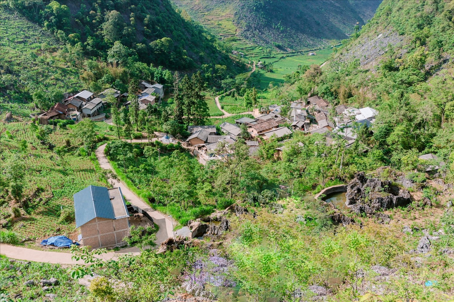 Giai đoạn 2021 - 2025 có 35,8% số xã vùng đồng bào dân tộc thiểu số và miền núi thoát khỏi tình trạng đặc biệt khó khăn. Ảnh: Vũ Mừng