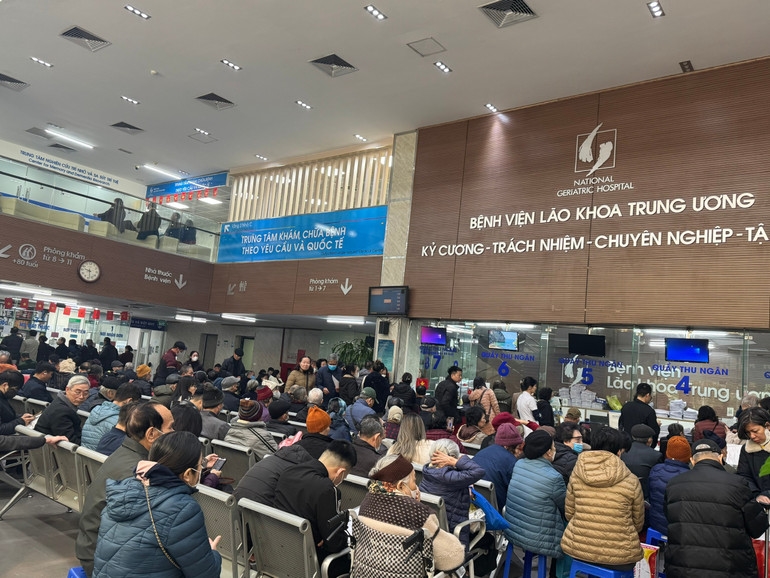 Người cao tuổi cần tuân thủ khám sức khỏe định kỳ. Ảnh: ITN