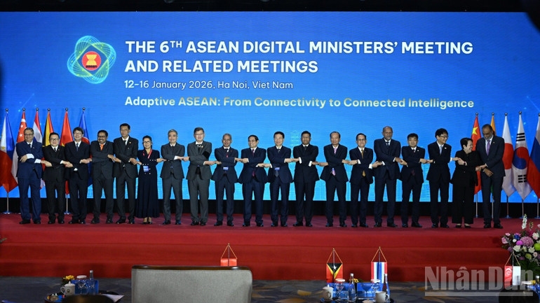 Thủ tướng Phạm Minh Chính và các quan chức quốc tế tham dự hội nghị. (Ảnh: Trần Hải)