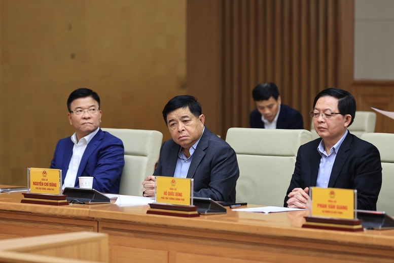 Các Phó Thủ tướng Lê Thành Long, Nguyễn Chí Dũng, Hồ Quốc Dũng dự Hội nghị - Ảnh: VGP/Nhật Bắc
