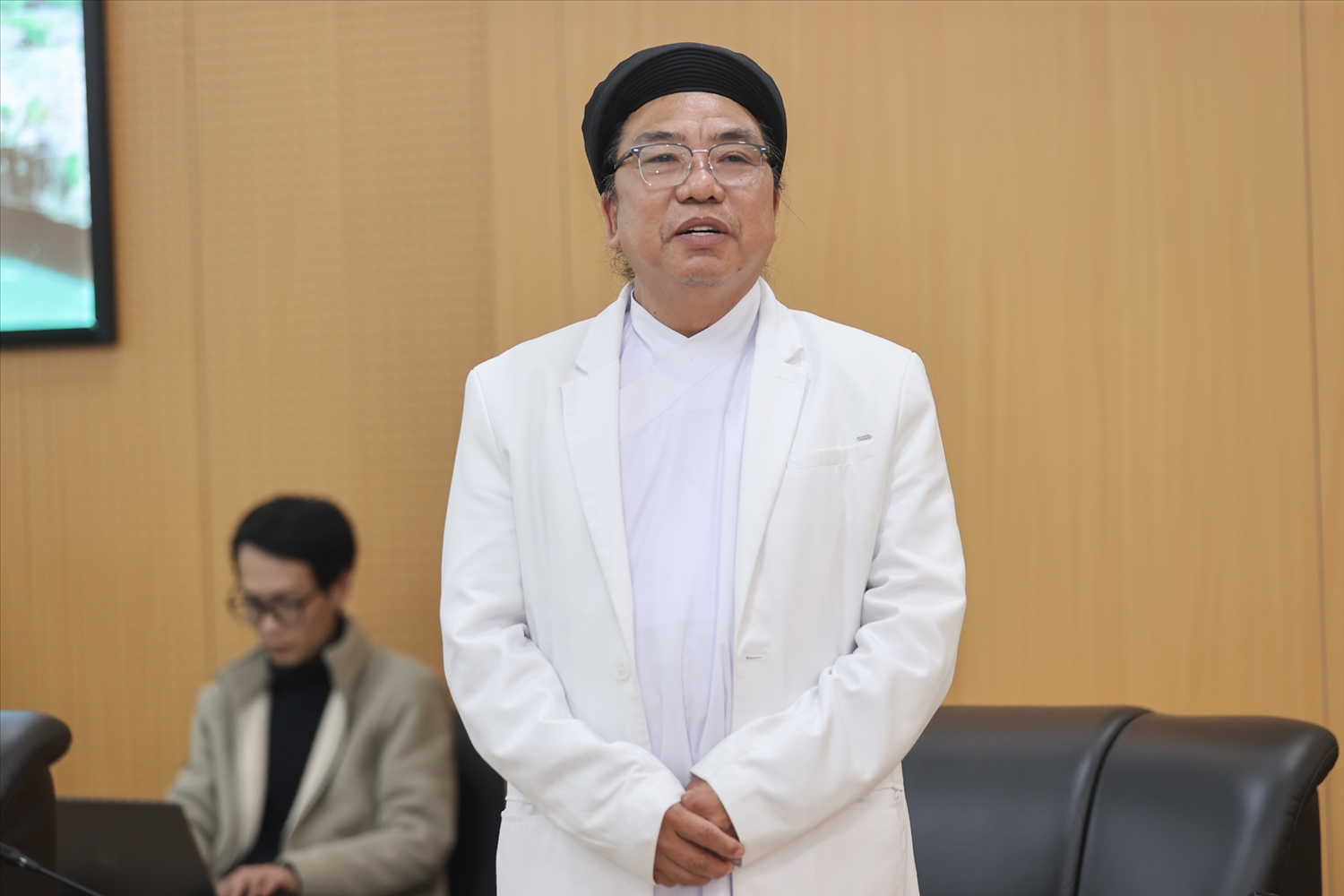 Chánh Phối sư Huỳnh Thanh Phong, Phó trưởng Ban Thường trực Hội thánh Cao Đài Tiên Thiên gửi lời chúc mừng năm mới tới Bộ Dân tộc và Tôn giáo (Ảnh: Lê Anh Dũng)