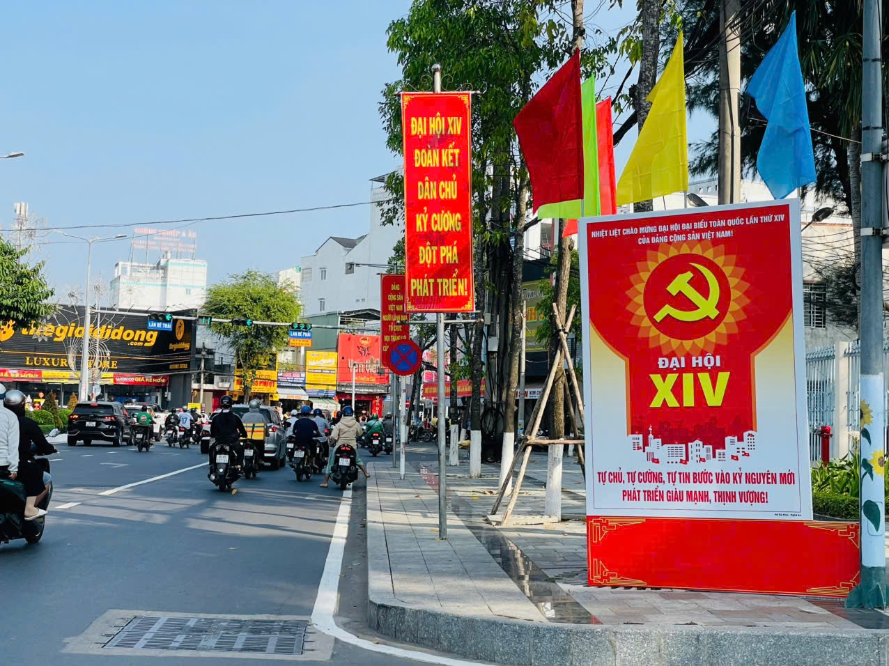 (ẢNH) Cần Thơ rực rỡ cờ hoa, hướng tới Đại hội XIV của Đảng 10