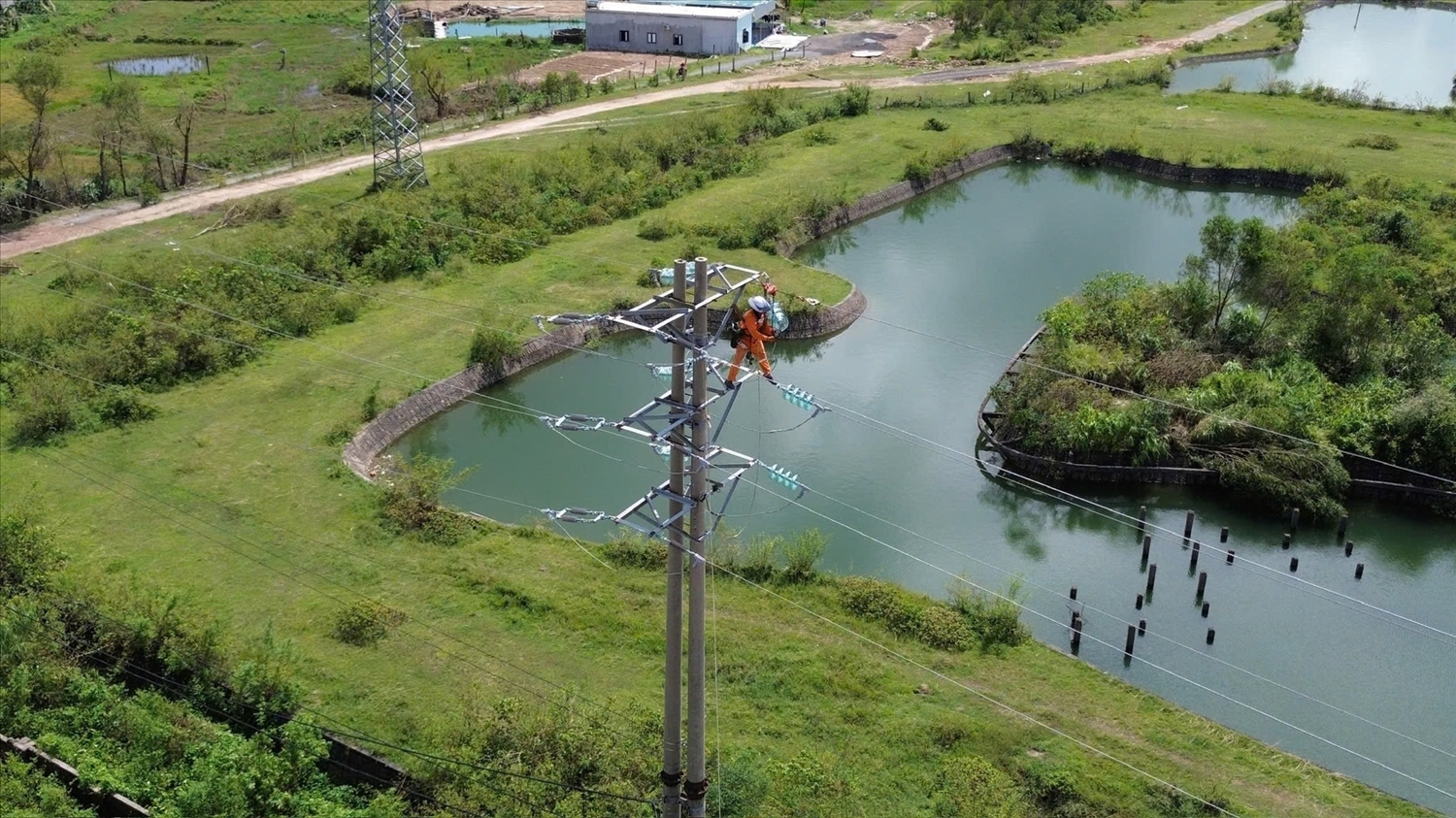 Thủ tướng Chính phủ yêu cầu bảo đảm cung ứng đủ điện năm 2026 và các năm tiếp theo (Ảnh TL)