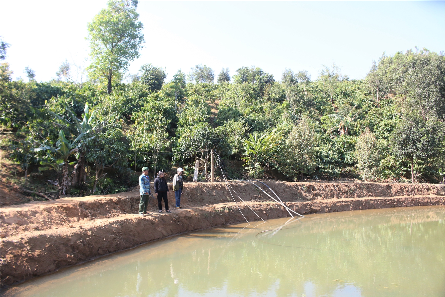 Đồng bào DTTS ở xã Đăk Môn đã mạnh dạn đầu tư phát triển triển mô hình kinh tế trang trại. (Ảnh: Ngọc Chí)