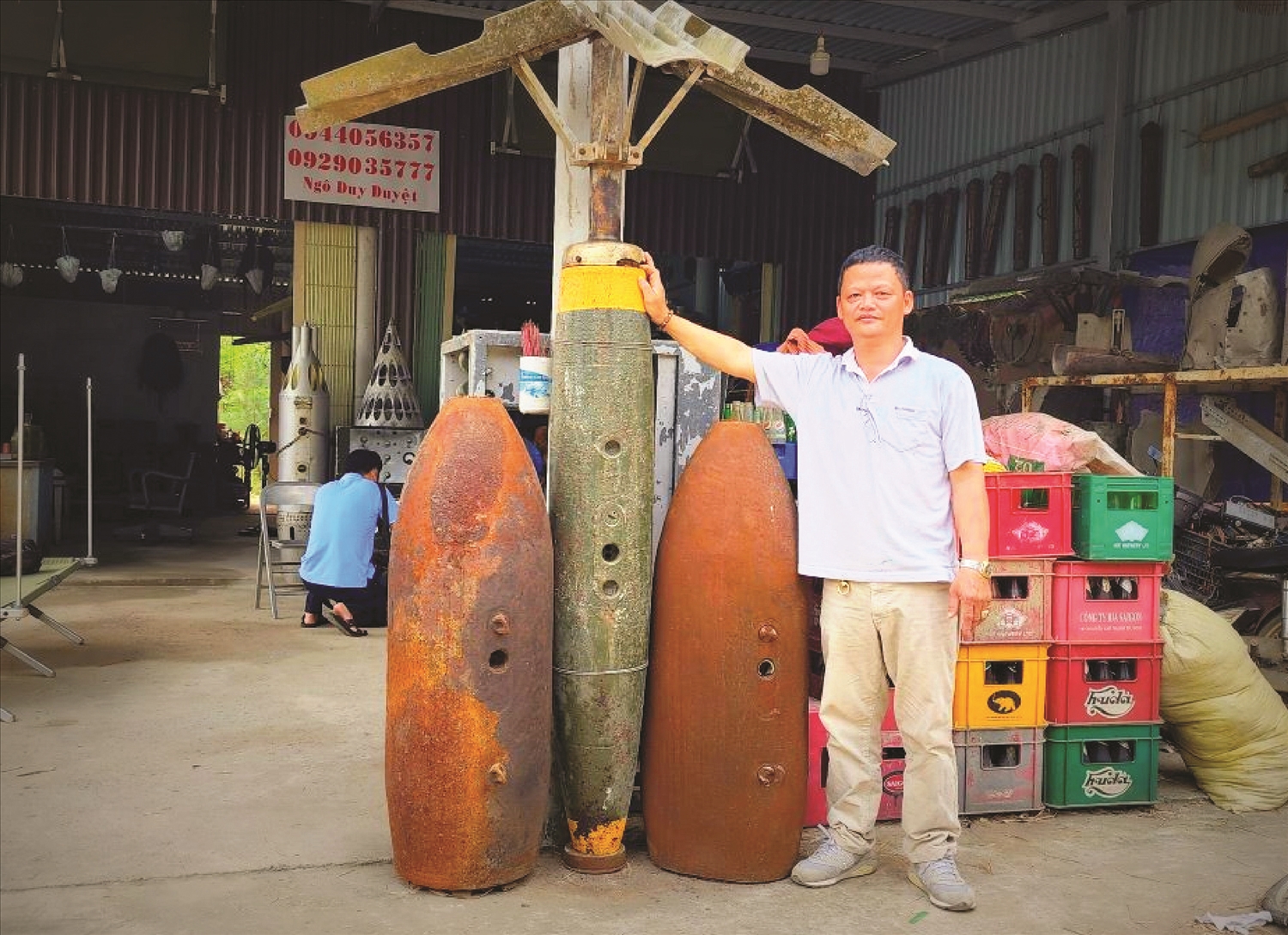 Hơn 25 năm qua, anh Ngô Duy Duyệt đã miệt mài sưu tầm hơn 1.000 kỷ vật thời chiến và trưng bày tại nhà của mình