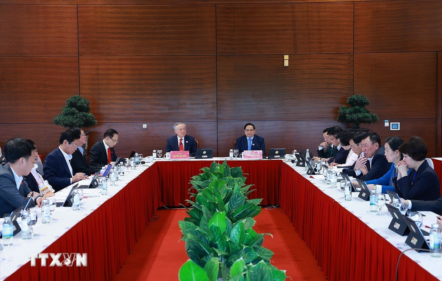 Ủy viên Bộ Chính trị, Thủ tướng Chính phủ Phạm Minh Chính phát biểu trong buổi thảo luận tại Đoàn. (Ảnh: TTXVN)