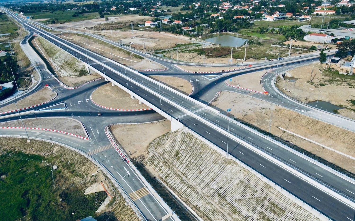 Thủ tướng Chính phủ yêu cầu khẩn trương rà soát, nâng cấp các tuyến đường bộ cao tốc đã đầu tư theo quy mô phân kỳ (Ảnh MH).