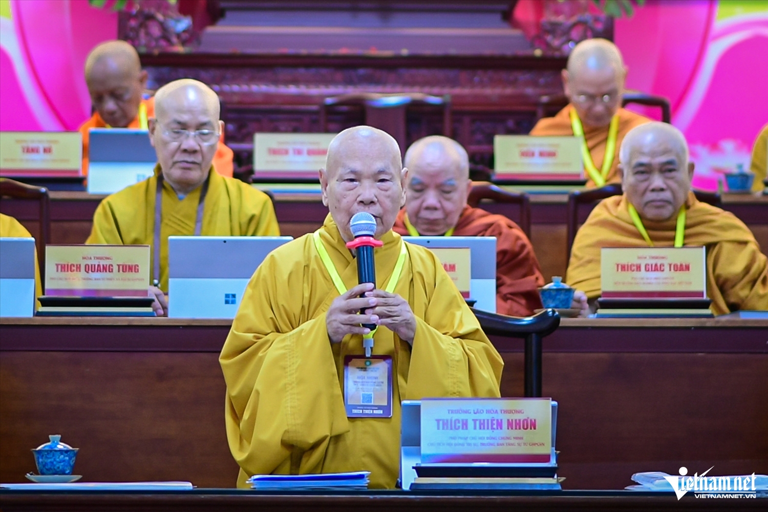 Trưởng lão Hòa thượng Thích Thiện Nhơn phát biểu. Ảnh: Nguyễn Huế