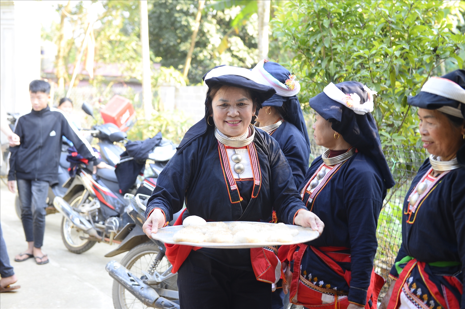 Những chiếc bánh dầy hay còn gọi là bánh Mặt trời nhỏ xinh là món ăn truyền thống