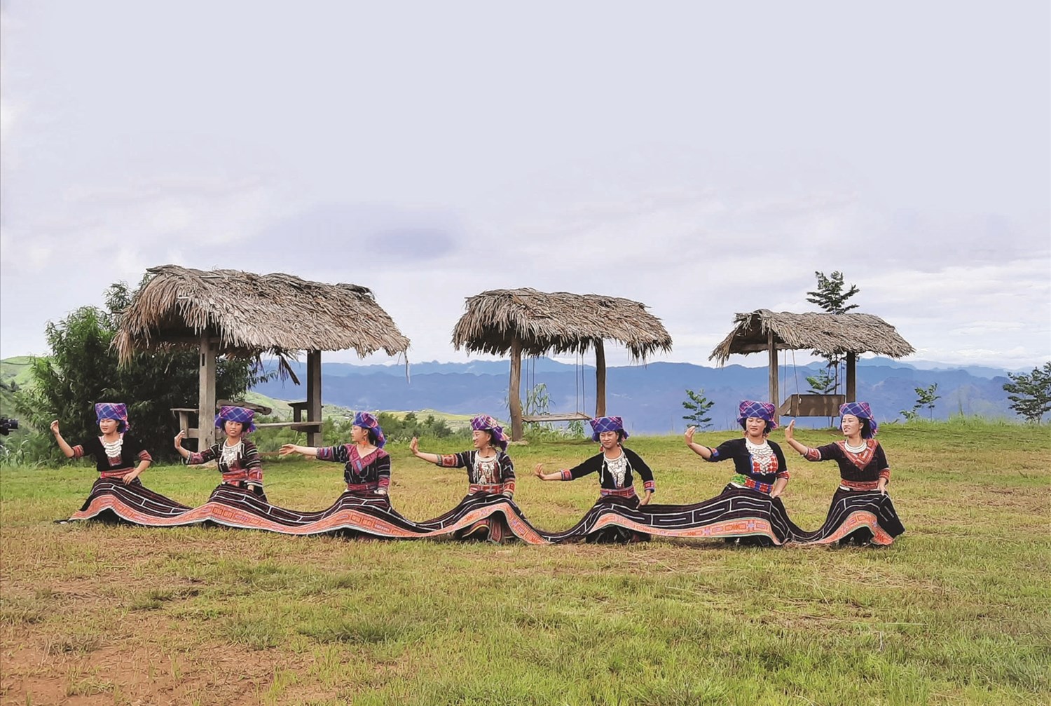 (BÁO IN) Sin Suối Hồ - Điểm đến hấp dẫn 3