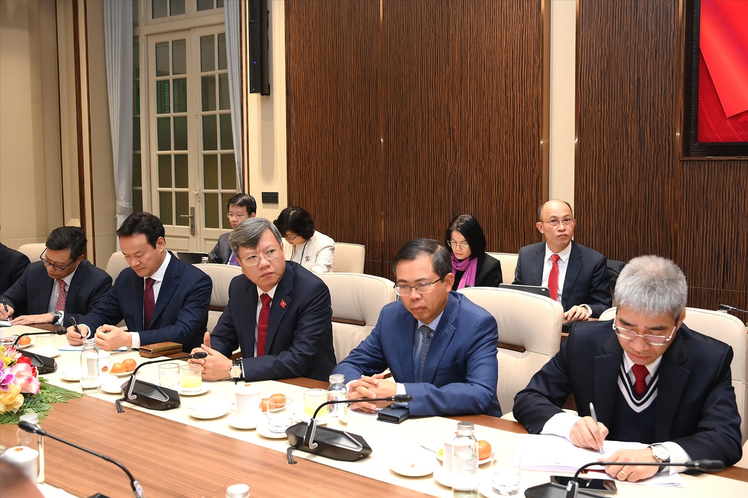 Các Đại sứ, Trưởng cơ quan đại diện Việt Nam tại nước ngoài tham dự cuộc làm việc. (Ảnh: ĐĂNG KHOA)