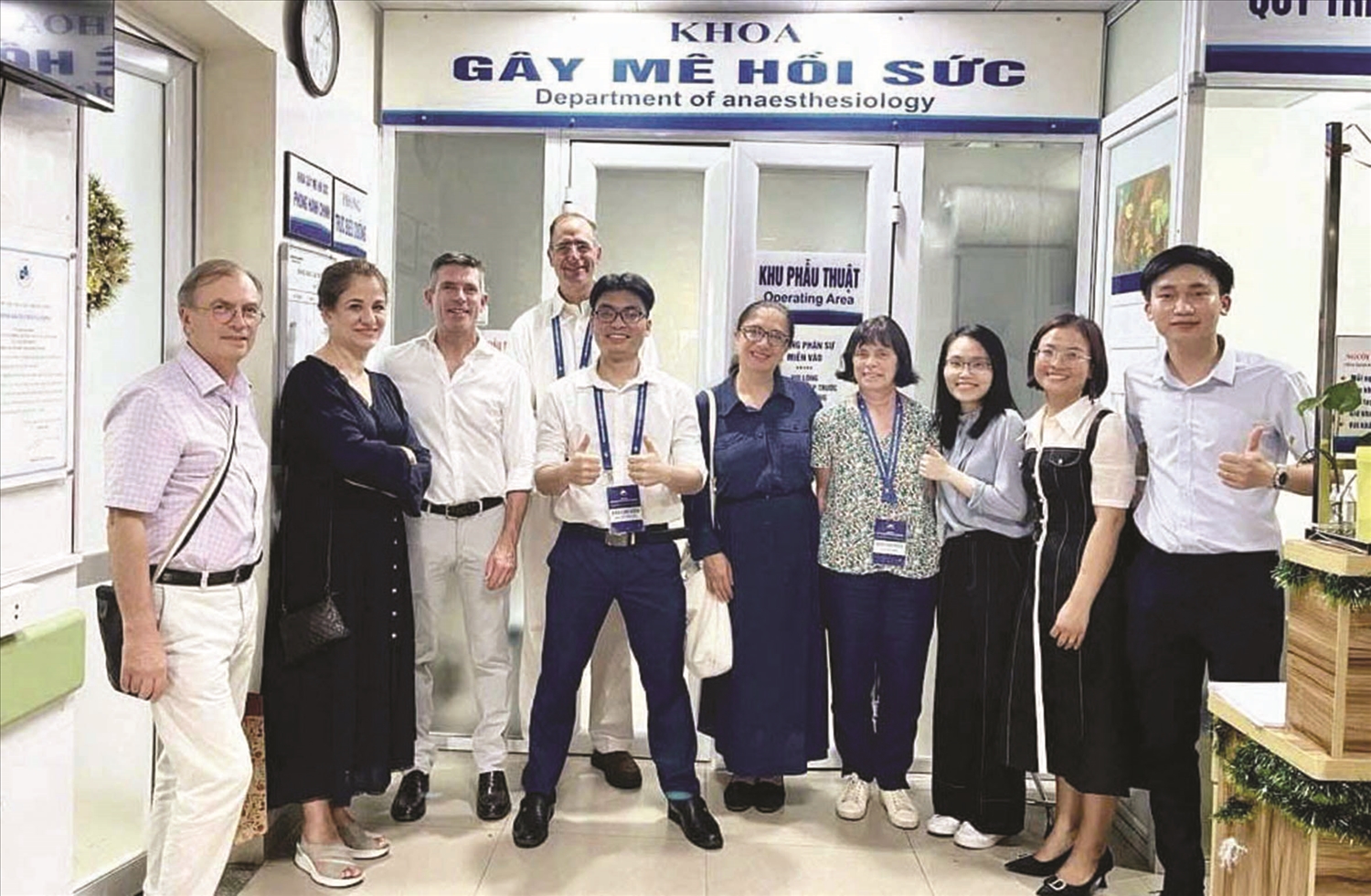 Từ Lễ Tuyên dương học sinh, sinh viên DTTS xuất sắc, tiêu biểu năm 2014, chàng sinh viên Triệu Dũng Cường ngày ấy đã mang theo khát vọng cống hiến để bước vào ngành Y