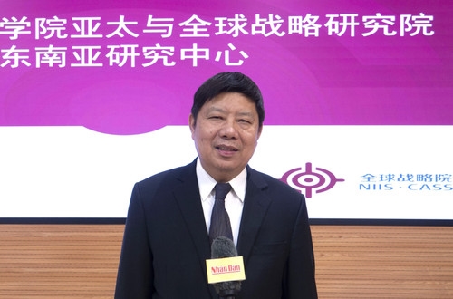 Giáo sư Hứa Lợi Bình, Viện Khoa học xã hội Trung Quốc.