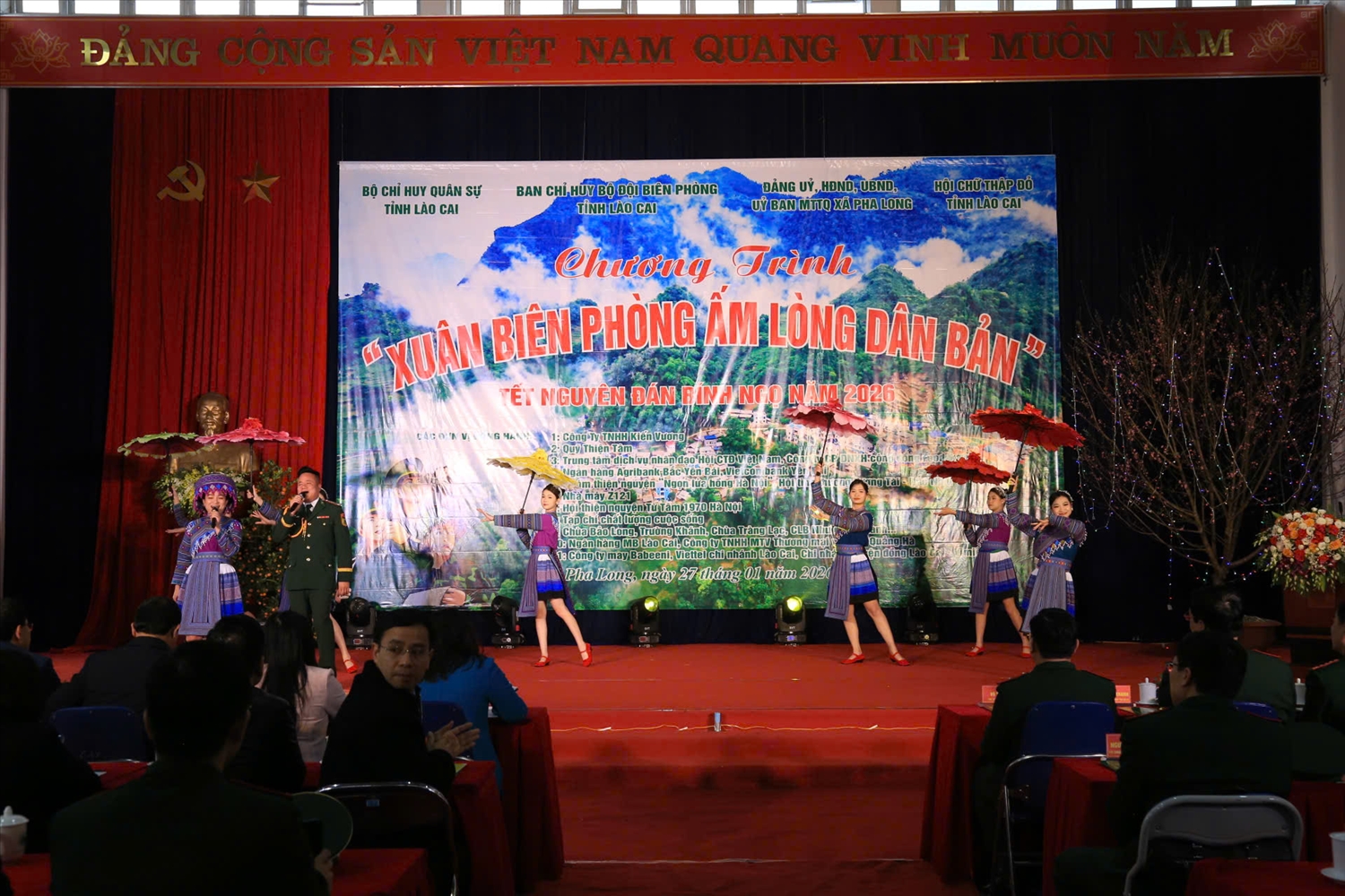 Chương trình Xuân Biên phòng ấm lòng dân bản dịp Tết Bính Ngọ 2026 được tổ chức tại xã Pha Long (ảnh Trọng Bảo)