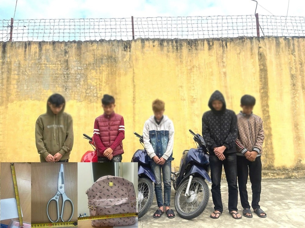 Các đối tượng cùng tang vật trong vụ trộm tiền công đức tại nhiều nhà thờ ở 4 tỉnh. Ảnh: Công an Thanh Hóa