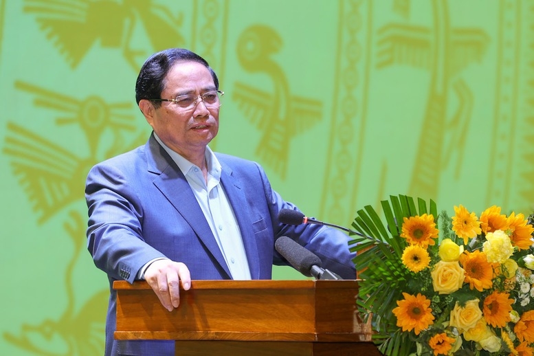 Thủ tướng Chính phủ chỉ đạo xây dựng logo, bộ nhận diện, website của Hội nghị đảm bảo dễ nhận diện, hấp dẫn, lôi cuốn, vừa mang tính dân tộc vừa mang tính thời đại - Ảnh: VGP/Nhật Bắc