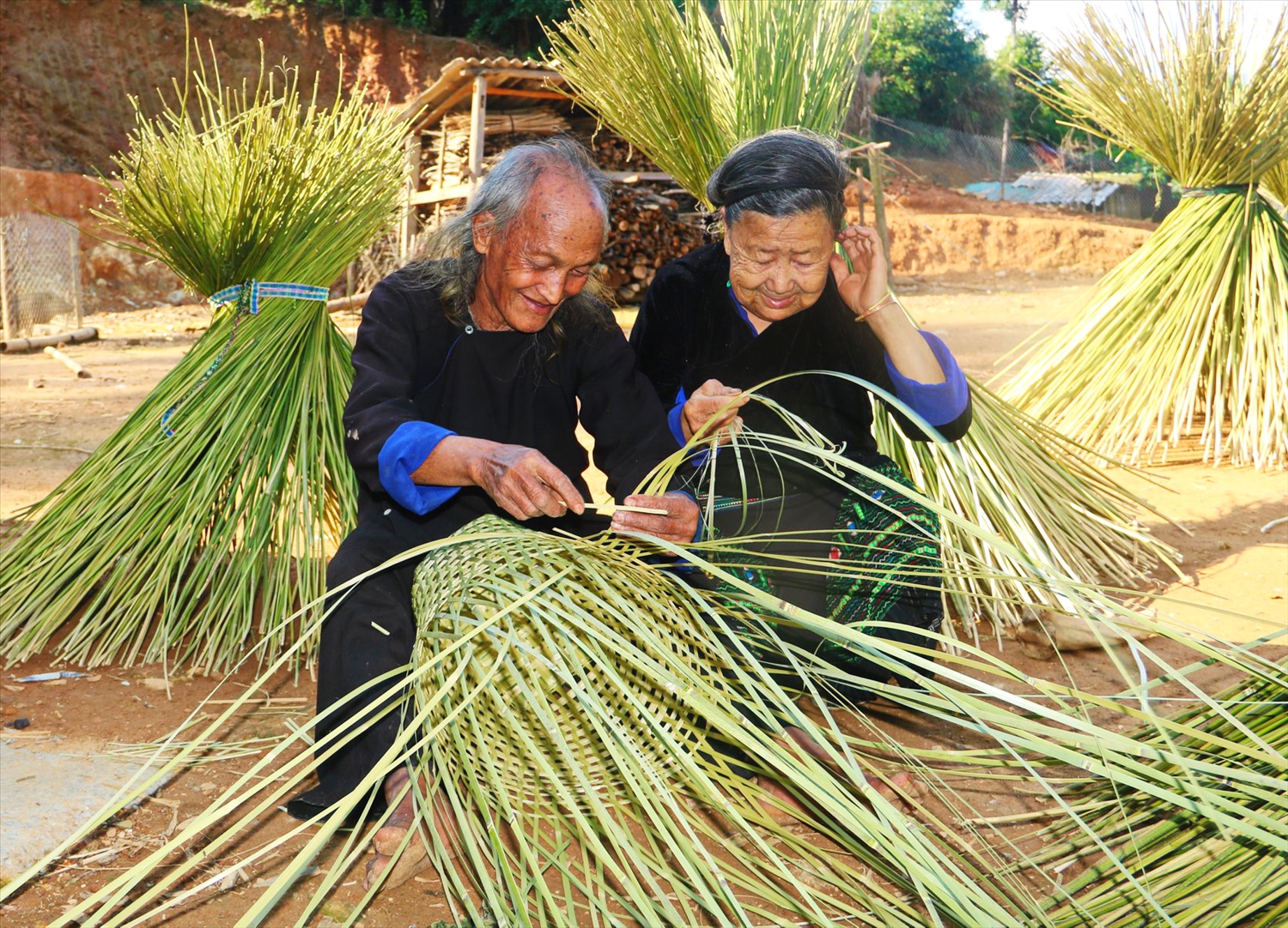 Việc đan lu cở thường do đàn ông thực hiện 